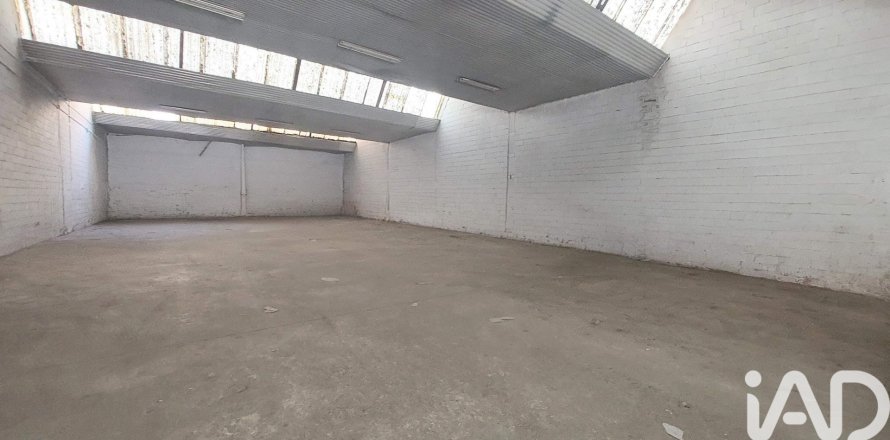 Commercial property in Huelva, Spain 1 bedroom, 600 sq.m. No. 172626