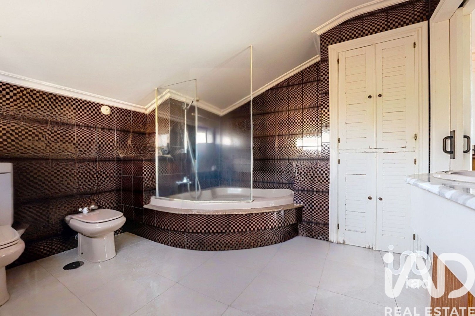 Casa a Nigran, Pontevedra, Spagna 5 camere da letto, 1256 mq. N° 172704