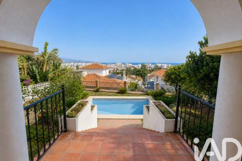 House à vendre à Torre del Mar, Malaga, Espagne, 4 chambres, 240 m2 No. 195113 - photo 7
