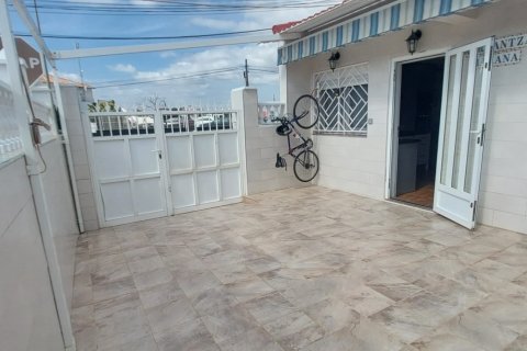 House in Torrevieja, Alicante, Spain 3 bedrooms, 82 sq.m. No. 185587