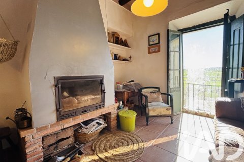 Townhouse for sale in Lleida, Spain 5 bedrooms, 484 sq.m. No. 185590 - photo 8