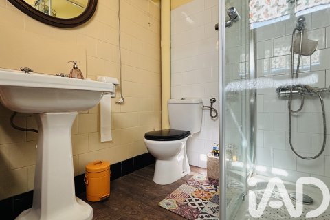Townhouse for sale in Lleida, Spain 5 bedrooms, 484 sq.m. No. 185590 - photo 13