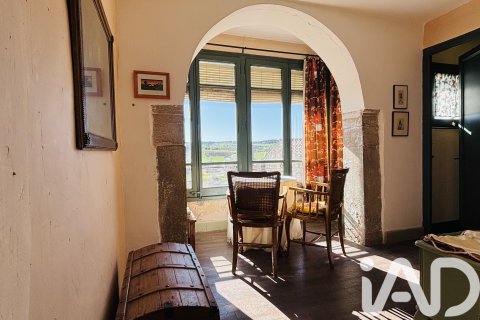 Townhouse for sale in Lleida, Spain 5 bedrooms, 484 sq.m. No. 185590 - photo 10
