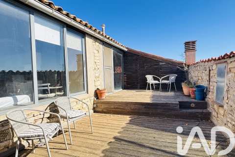 Townhouse for sale in Lleida, Spain 5 bedrooms, 484 sq.m. No. 185590 - photo 2