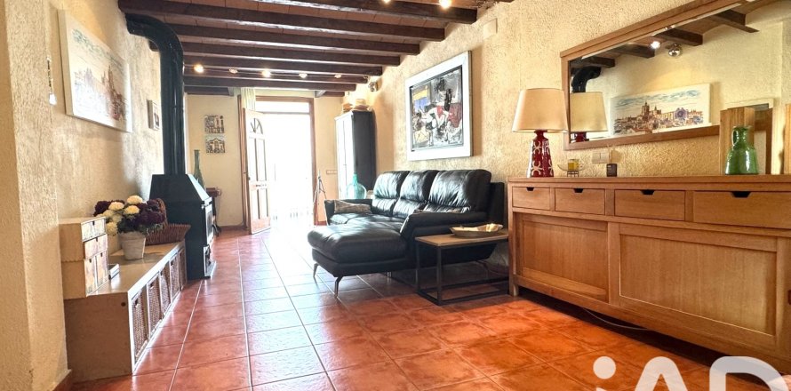 Villetta a schiera a Perafort, Tarragona, Spagna 3 camere da letto, 138 mq. N° 195852