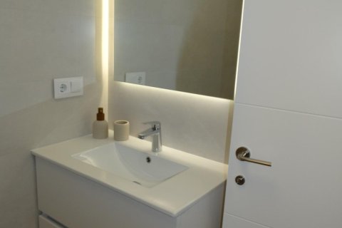 Bungalow for sale in Pilar de la Horadada, Alicante, Spain 2 bedrooms, 79 sq.m. No. 187261 - photo 18