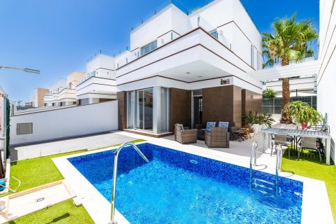 Villa à Alicante, Espagne 3 chambres, 110 m2 No. 189974