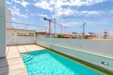 Villa till salu i Torrevieja, Alicante, Spanien 4 sovrum, 149 kvm. Nr. 190095 - foto 2