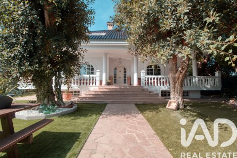 Dom w Torrevieja, Alicante, Hiszpania 4 sypialnie, 393 mkw. nr 152645