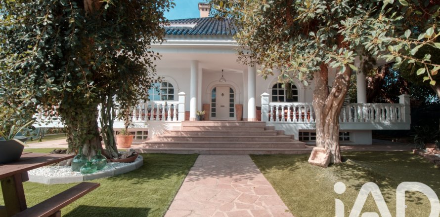 Сasa en Torrevieja, Alicante, España 4 dormitorios, 393 m2 No. 152645