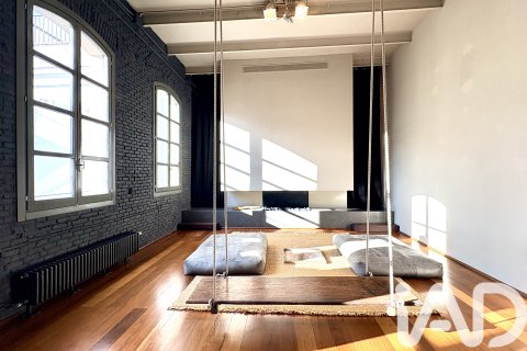 Takvåning till salu i Barcelona, Spanien 2 sovrum, 293 kvm. Nr. 152643 - foto 2