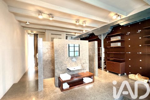 Takvåning till salu i Barcelona, Spanien 2 sovrum, 293 kvm. Nr. 152643 - foto 16