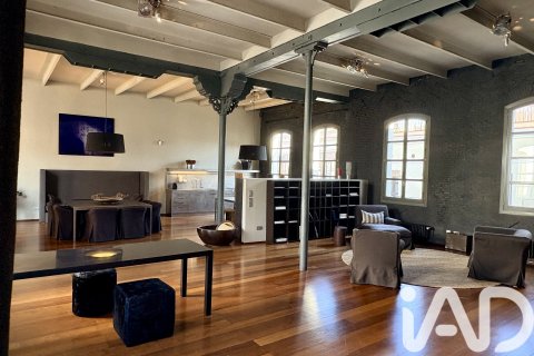 Takvåning till salu i Barcelona, Spanien 2 sovrum, 293 kvm. Nr. 152643 - foto 9