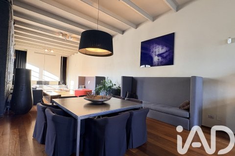 Takvåning till salu i Barcelona, Spanien 2 sovrum, 293 kvm. Nr. 152643 - foto 8