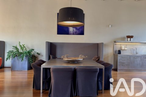 Takvåning till salu i Barcelona, Spanien 2 sovrum, 293 kvm. Nr. 152643 - foto 7