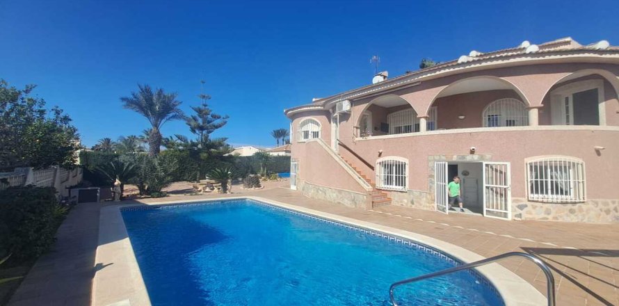 Villa Ciudad Quesada, Alicante, Espagne 5 chambres, No. 139533