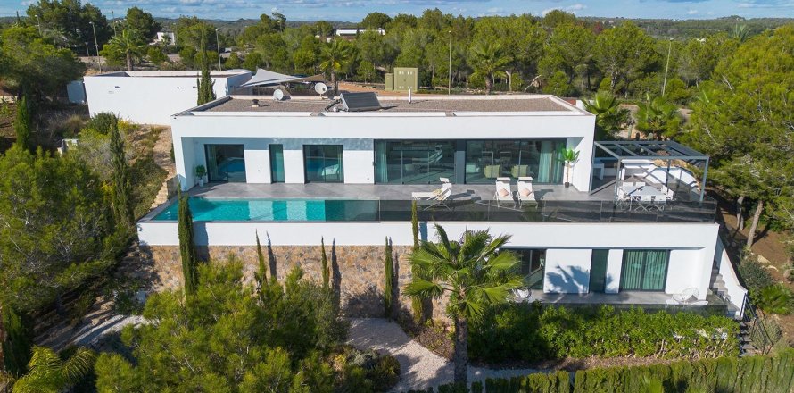 Villa in Pinar De Campoverde, Alicante, Spain 4 bedrooms, 278 sq.m. No. 146408