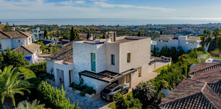 Casa Estepona, Malaga, Spagna 4 camere da letto, 270 mq. N° 109512