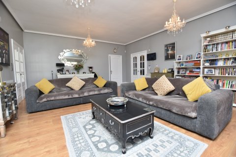 Finca myytävänä Daya Vieja, Alicante, Espanja, 6 makuuhuonetta, 299 m2 No. 137891 - kuva 3
