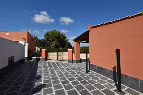 Finca myytävänä Daya Vieja, Alicante, Espanja, 6 makuuhuonetta, 299 m2 No. 137891 - kuva 10