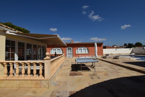 Finca myytävänä Daya Vieja, Alicante, Espanja, 6 makuuhuonetta, 299 m2 No. 137891 - kuva 13