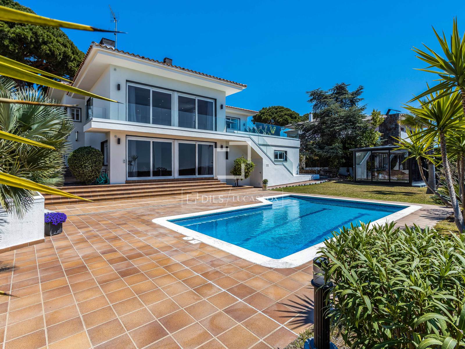 Villa a Alella, Barcelona, Spagna 6 camere da letto, 600 mq. N° 192537