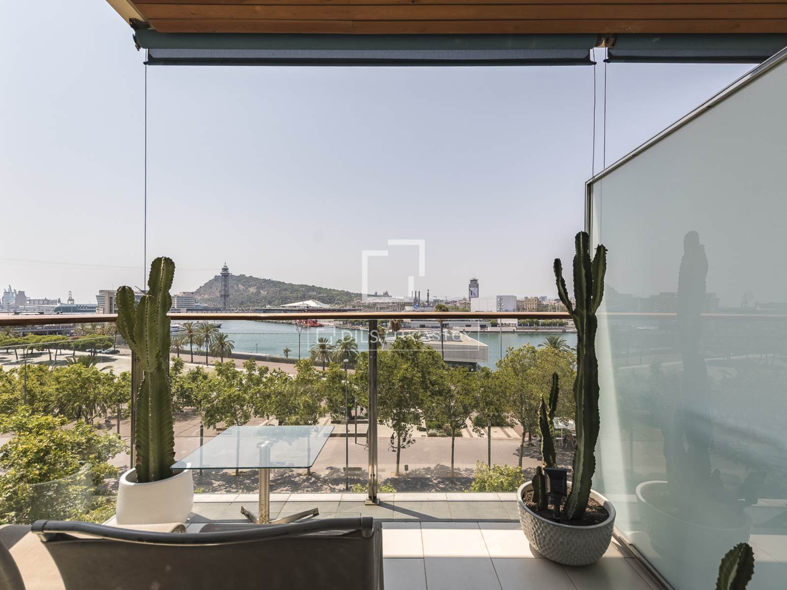 Penthouse in Barcelona, Spain 1 bedroom, 53 sq.m. No. 192536