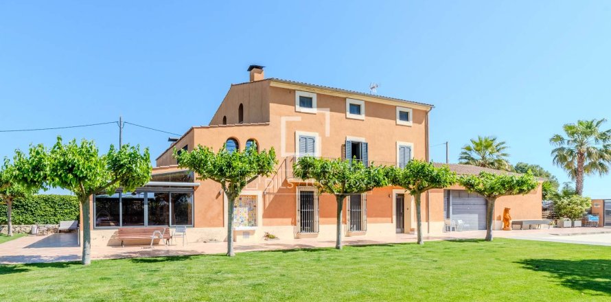 Finca a Sitges, Barcelona, Spagna 6 camere da letto, 550 mq. N° 192533