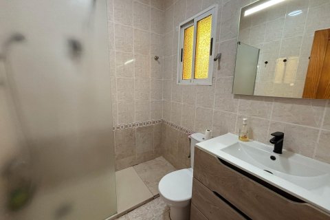 Duplex in vendita a Torrevieja, Alicante, Spagna 4 camere da letto, 66 mq. N° 168051 - foto 6