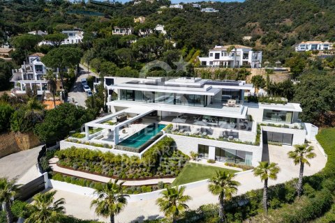 Villa for sale in Benahavis, Malaga, Spain 8 bedrooms, 1445 sq.m. No. 158871 - photo 2