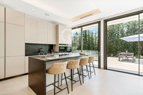 Willa w Marbella, Malaga, Hiszpania 4 sypialnie, 770 mkw. nr 158877 – zdjęcie 3