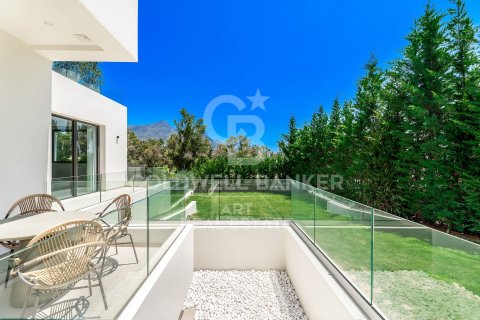 Willa w Marbella, Malaga, Hiszpania 4 sypialnie, 770 mkw. nr 158877 – zdjęcie 10