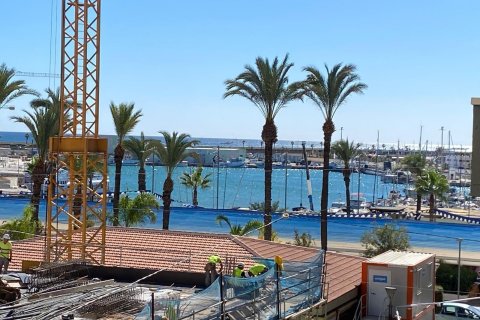 Apartment for sale in Torrevieja, Alicante, Spain 4 bedrooms, 142 sq.m. No. 165644 - photo 1