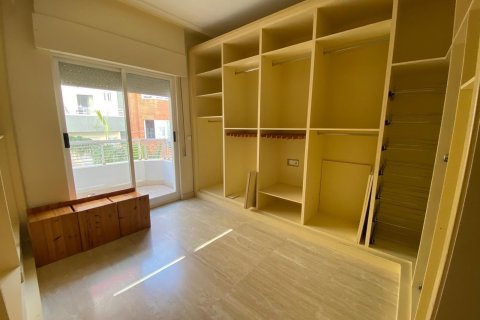 Apartment for sale in Torrevieja, Alicante, Spain 4 bedrooms, 142 sq.m. No. 165644 - photo 10