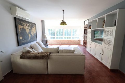 Apartment for sale in Villamartin, Alicante, Spain 4 bedrooms, 189 sq.m. No. 165645 - photo 3
