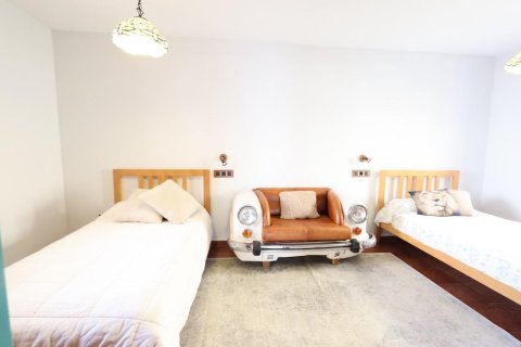 Apartment for sale in Villamartin, Alicante, Spain 4 bedrooms, 189 sq.m. No. 165645 - photo 16