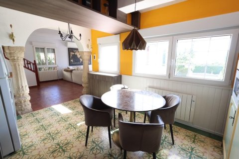 Apartment for sale in Villamartin, Alicante, Spain 4 bedrooms, 189 sq.m. No. 165645 - photo 11