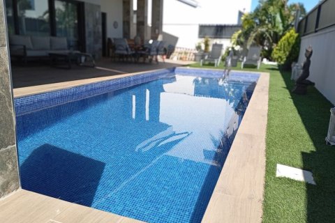 Villa for sale in Daya Nueva, Alicante, Spain 3 bedrooms, 200 sq.m. No. 189599 - photo 23