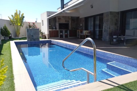 Villa in Daya Nueva, Alicante, Spain 3 bedrooms, 200 sq.m. No. 189599