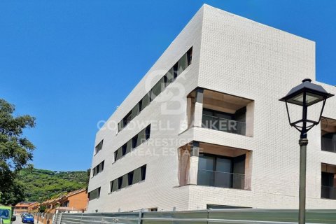 Huoneisto myytävänä Sant Andreu de Llavaneres, Barcelona, Espanja, 4 makuuhuonetta, 102 m2 No. 160113 - kuva 4