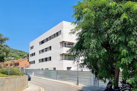 Продажа квартиры в Сан-Андреу-де-Льяванерес, Барселона, Испания 4 спальни, 102м2 №160113 - фото 3