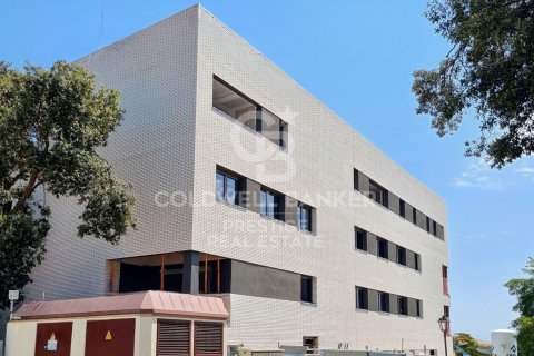 Huoneisto myytävänä Sant Andreu de Llavaneres, Barcelona, Espanja, 4 makuuhuonetta, 102 m2 No. 160113 - kuva 3