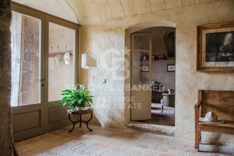 Dom w Girona, Hiszpania 6 sypialni, 842 mkw. nr 160114 – zdjęcie 6
