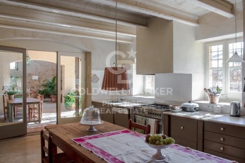 Dom w Girona, Hiszpania 6 sypialni, 842 mkw. nr 160114 – zdjęcie 4
