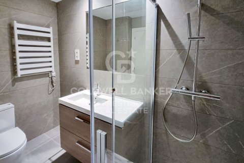 Huoneisto myytävänä Sant Andreu de Llavaneres, Barcelona, Espanja, 4 makuuhuonetta, 124 m2 No. 160112 - kuva 20