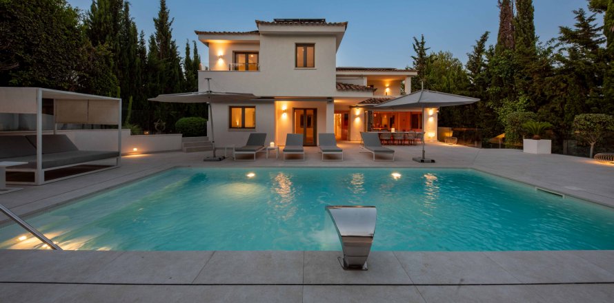 Villa Santa Ponsa, Mallorca, Spanien 4 Schlafzimmer, 350 m2 Nr. 53764