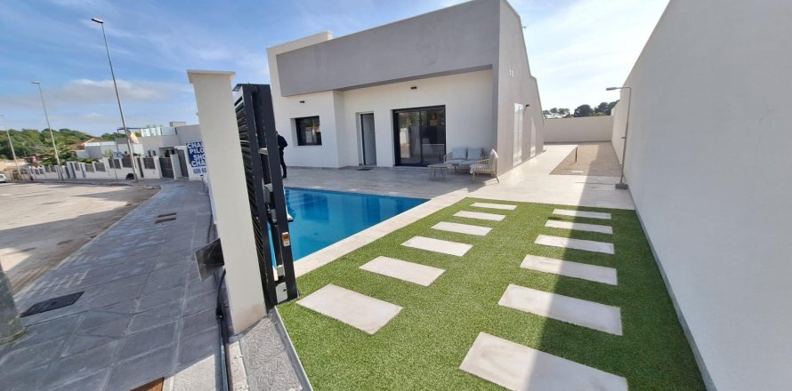 Villa Pinar De Campoverde, Alicante, Spānijā 3 istabas, Nr. 143566