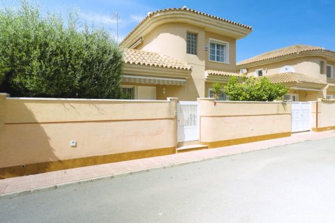 Villa in vendita a Torrevieja, Alicante, Spagna 3 camere da letto, 98 mq. N° 147456 - foto 5