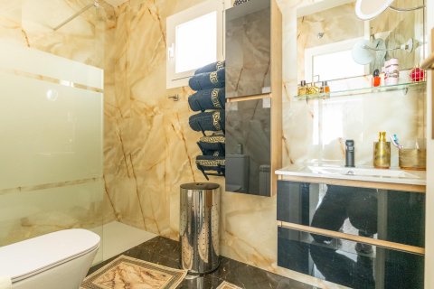 Villa in vendita a Torrevieja, Alicante, Spagna 3 camere da letto, 98 mq. N° 147456 - foto 13