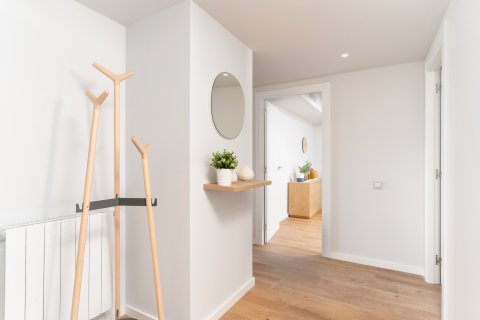 Apartamento en venta en Granollers, Barcelona, España 4 dormitorios, No. 141275 - foto 2